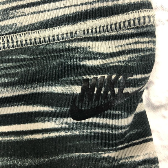 Nike Leggings Black/Gray. Zebra print. Size Small. Crop. Stretch - Picture 10 of 11